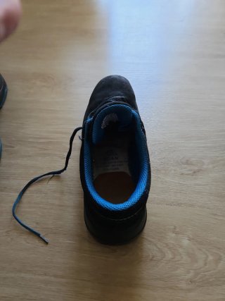 Zapatos de seguridad negros y azules