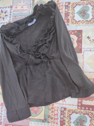 Camisa negra volantes Red Queen