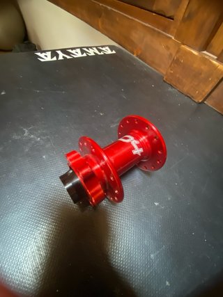 Buje delantero Hope Pro 4 rojo
