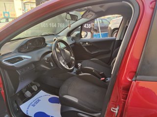 Peugeot 208 2015