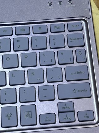 Funda Teclado KARFUN iPad 11Gen A16 + Metapen A8