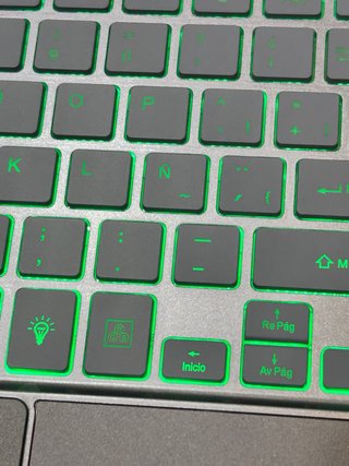 Funda Teclado KARFUN iPad 11Gen A16 + Metapen A8