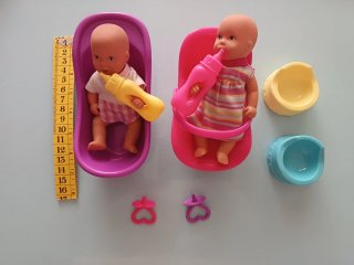 Muñecos y accesorios de bebé