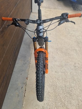 Bicicleta eléctrica Cube