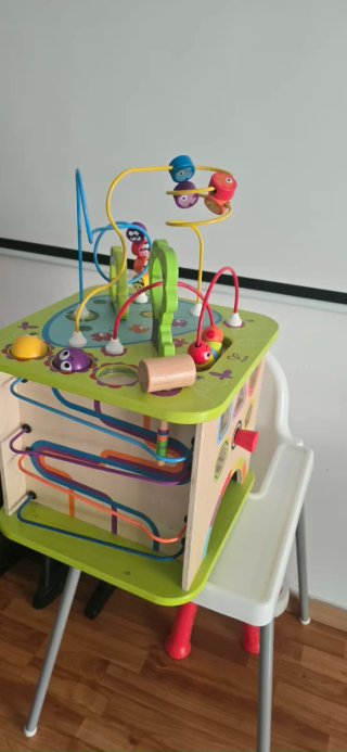 Cubo de actividades para bebés