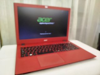 Acer Rojo para piezas o reparar