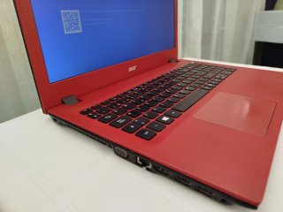 Acer Rojo para piezas o reparar