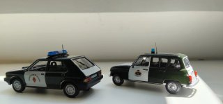 Seat Ronda y Renault 4L Guardia Civil