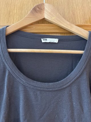 Zara Top Manga Larga Gris