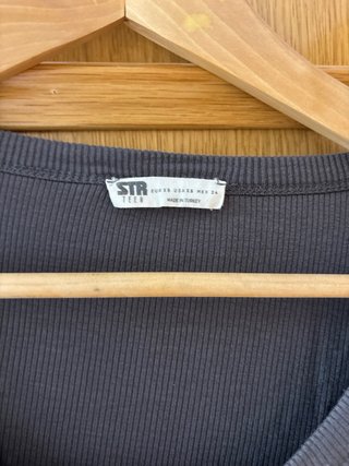 Zara Top Manga Larga Gris
