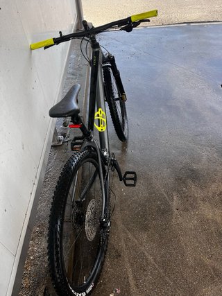 Bicicleta Scott Montaña Negra y Amarilla