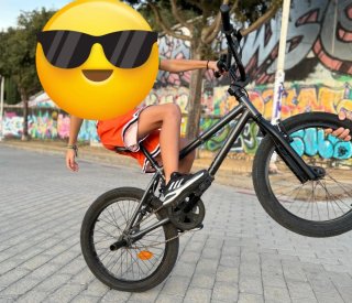 Bicicleta BMX negra