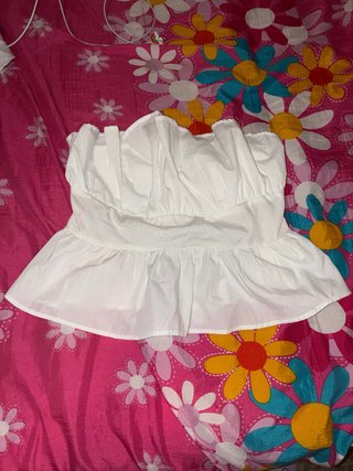 Top blanco sin tirantes
