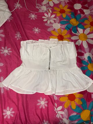 Top blanco sin tirantes