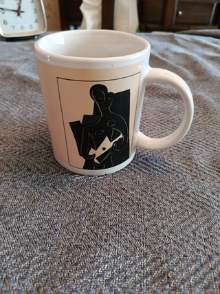 Taza Picasso Beige y Negra