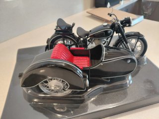 Maqueta Moto BMW R25/3 con Sidecar