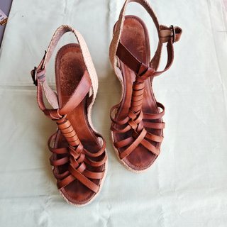 Sandalias cuña esparto Castañer marrones