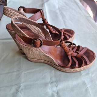 Sandalias cuña esparto Castañer marrones