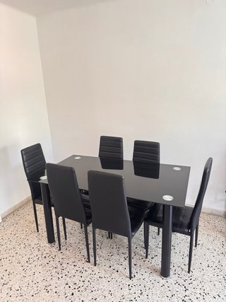 Sofa cama + Mesa cristal negra y 6 sillas polipiel