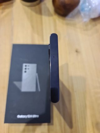 Samsung Galaxy S22 Ultra Negro/ Lila