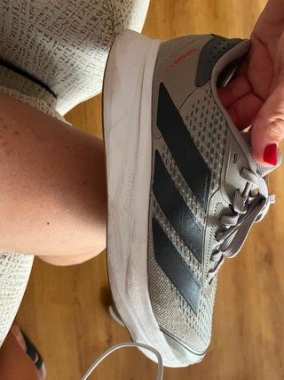 Deportivas Adidas Duramo Grises y Rojas