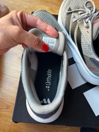 Deportivas Adidas Duramo Grises y Rojas