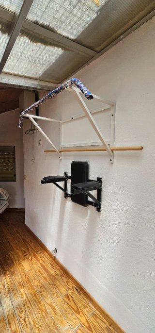 Banco de pesas y gimnasio completo
