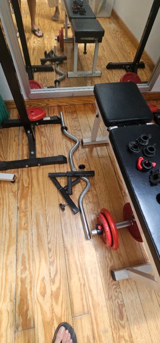 Banco de pesas y gimnasio completo