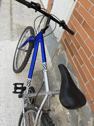 Bicicleta Montaña Azul y Plata