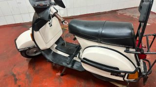 Vespa TX 200 Scooter