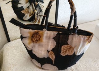 Bolso de rafia con flores