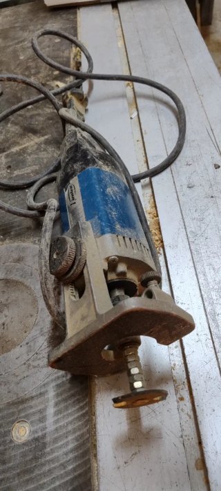 Fresadora Eléctrica Virutex