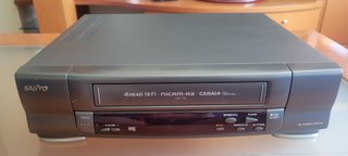 Reproductor VHS Sanyo VHR-776SP con Mando