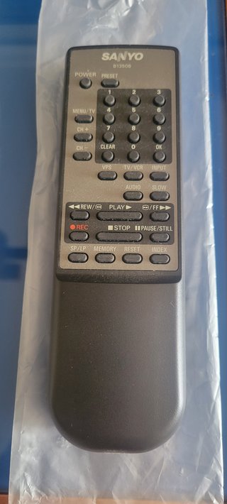 Reproductor VHS Sanyo VHR-776SP con Mando