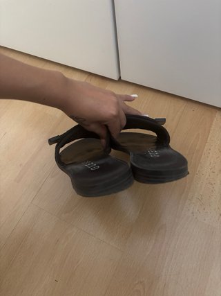 Sandalias Guess Negras