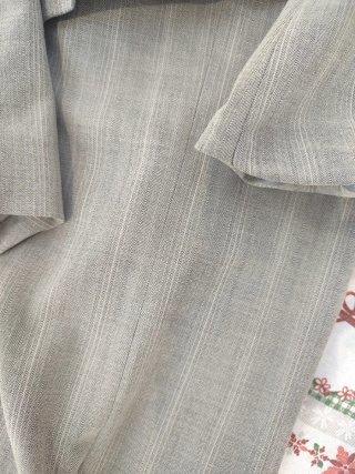 Traje gris raya diplomática blanca