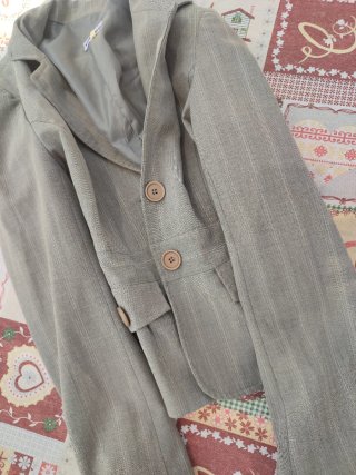 Traje gris raya diplomática blanca