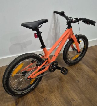 Bici Specialized Jett 16" súper ligera como nueva