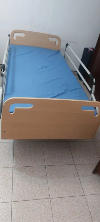 Cama articulada madera y metal