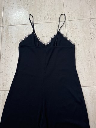 Mono negro con encaje