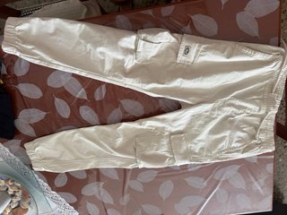 Pantalón cargo jogger Zara crema Talla S