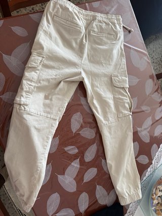 Pantalón cargo jogger Zara crema Talla S