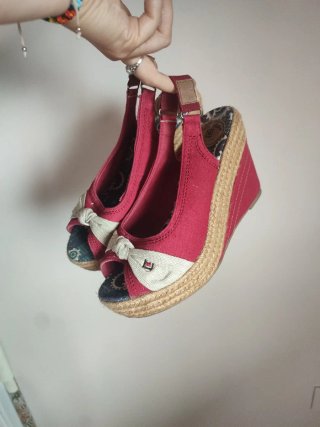 Zapatos de esparto con lazo