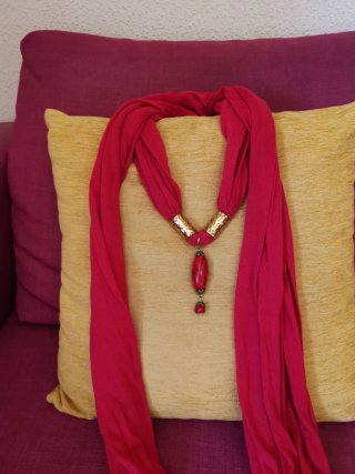 Pañuelo joya dorado y rojo