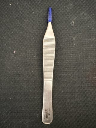 Pinza Adson sin dientes
