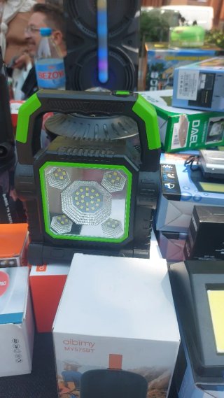 Lámpara LED portátil recargable
