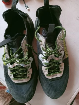 Zapatillas Nike Talla 42 Negras y Plateadas