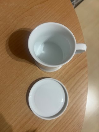 Tazza in porcellana bianca