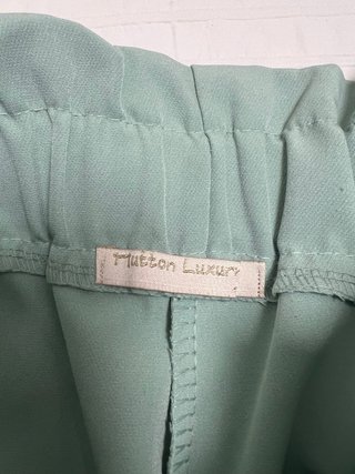 Shorts mujer verde agua con cinturón
