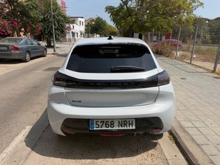 Alquiler coche Peugeot 208 nuevo full optional